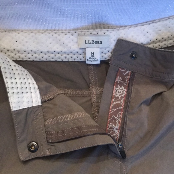 LL Bean Woman Rayon Stretch Lightweight Hiking Shorts Size 14 Taupe Inseam 9" - Picture 2 of 9